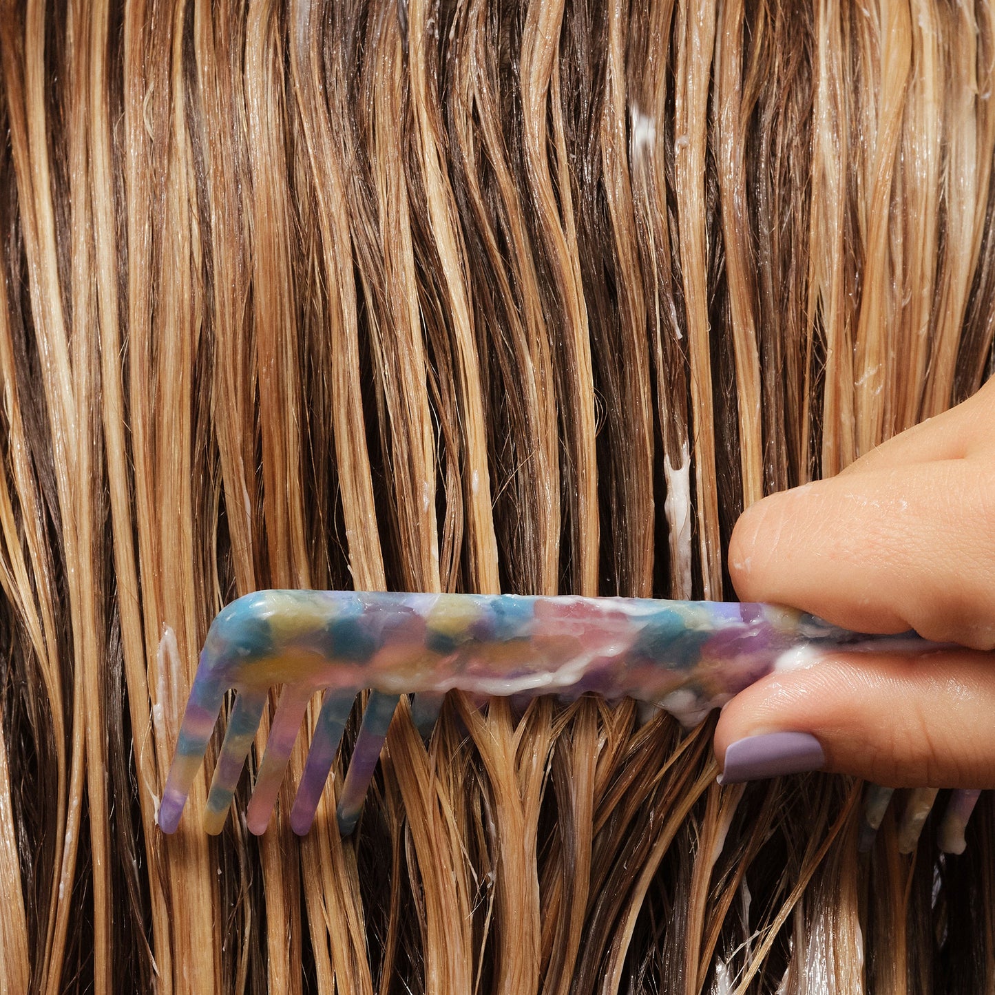 never-thirsty-moisturizing-conditioner-j0 111925_Anna_ThirstyConditioner-Product_1326_w3QC_IGF_1x1_6dab4b19-34a0-47bd-ae64-b0978b2f5084.jpg
